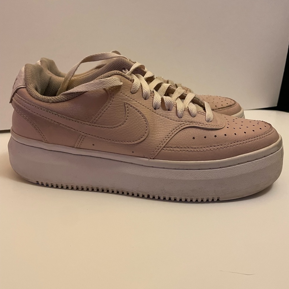 Women’s Nike court vision Alta pink